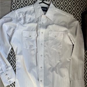 NWOT - Wrangler Button Up Long Sleeve Shirt